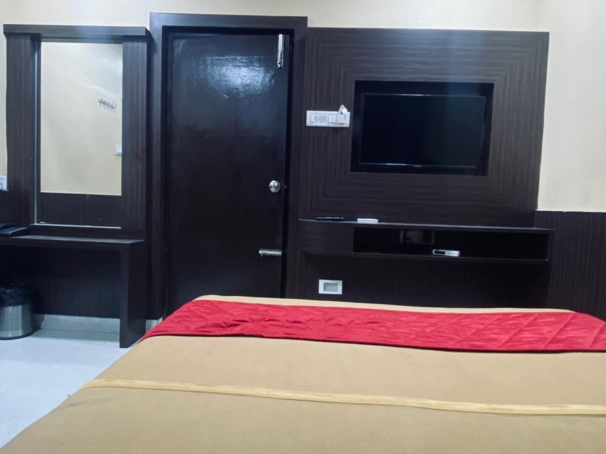 Hotel Gsr Residency Kanchipuram Esterno foto